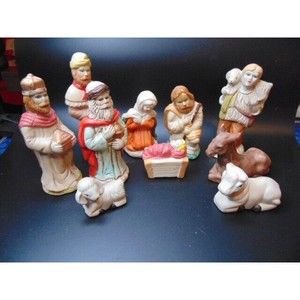 10 piece Porcelain Nativity Set "Holiday Treasures" Collection Vtg. 1990's